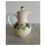 Franciscan Ivy picture with lid, 9 inches, has