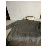 The comfy Gray sweater, one size, close to 4 XL?