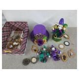 Mardi Gras hat and harlequins, including a Grand