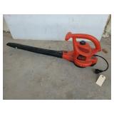 Electric Black & Decker blower, works