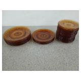 35 amber glass plates, 8.5 to 6 in, there are