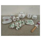 Collection of Corelle Callaway holiday pieces,