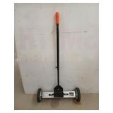 Central machinery 22 inch magnetic floor sweeper