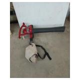 Electric Toro leaf blower and vacuum, with bag