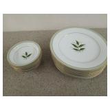 Noritake China "Green Bay", eight 10-in plates,
