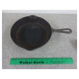Favorite Piqua Ware # 6 cast iron skillet
