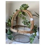 Metal and straw basket 20x14 x 12'