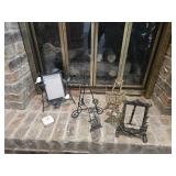 Yes lot of small picture art easels