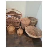 Lot of wicker baskets