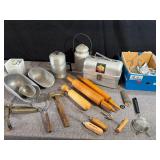 Vintage Kitchen Utensils & Accessories
