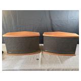 2 Bose 901 Series V Speakers