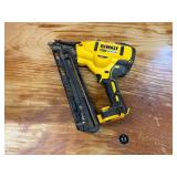 DeWalt Brushless 15 Ga 20 V Finish Nailer