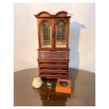 Jewelry Boxes & Costume Jewelry