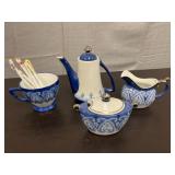 Vintage Bombay Company blue and white porcelain te