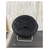 Comfy saucer chair
