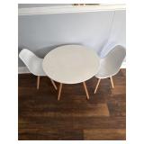 Children s table w 2 chairs
