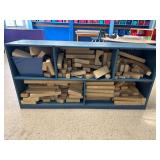 Shelf with wood block set