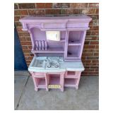 Plastic play kitchen