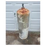 100 lb propane cylinder