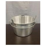 2 piece aluminum Angel Food cake pan with removabl