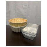 Bundt cake pans & baking pans lot