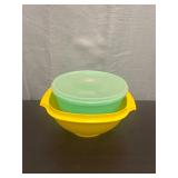 Tupperware set