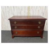 vintage Lane mahogany lift-top cedar chest