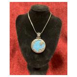 Round sterling silver pendant & Silver Chain