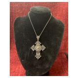 Vintage silver cross pendent necklace
