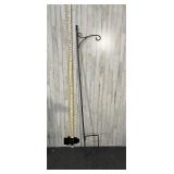Metal hanging plant pole