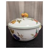 Royal Worcester Evesham Vale 3-quart round covered