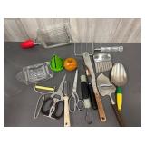 Miscellaneous cooking tools lot