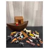 Plastic Noah's Ark & animal figures