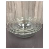 3 glass Pyrex nesting bowls