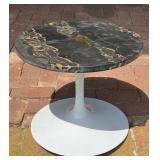 Knoll Saarinen Table