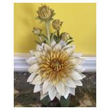 Cybis Dahlia