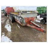 New Idea 3732 Manure Spreader