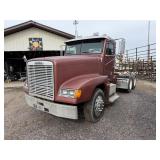 1999 Freightliner FLD120 Semi