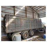 International Fleet Star F2050A Grain Truck