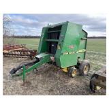 John Deere 335 Round Baler