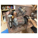 Work Bench w/grinder & Clamp