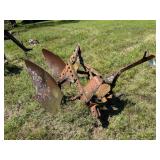 Allis Chalmers 2-bottom Plow