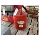 Metal gas can