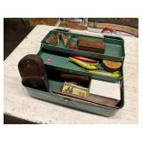 Tacklebox w/vintage Fishing Lures & Reel