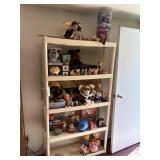 Plastic Shelf w/Pigs & other figures
