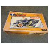 Vintage TYCO Electric Trucking Airport w/Planes