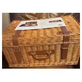 Windsor Picnic Basket NEW