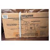 Yost 465 Vise NEW