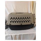 Cat carrying kennel