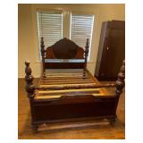 Full Size Antique poster bed - NOTE in DESCRIPTION
